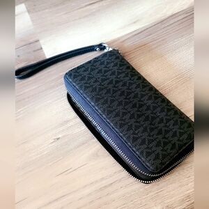 Jet Set Travel Signature Logo Continental Wallet - Black